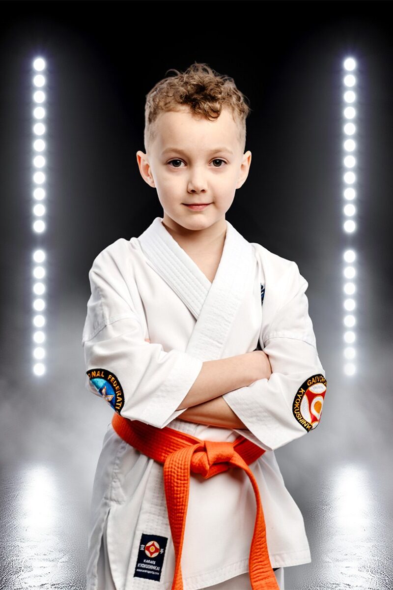 Karate Teamfoto Junge Scheinwerfer